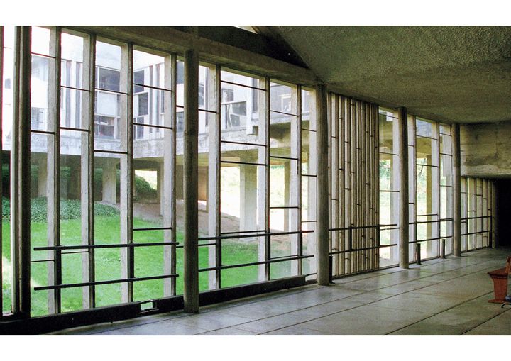 ラ・トゥーレット修道院の窓