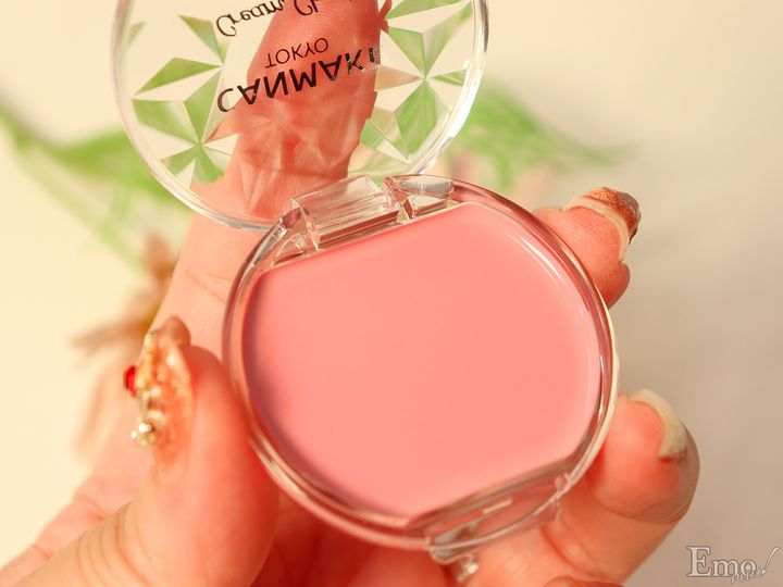 ふわっふわな儚げフェイスが手に入る！キャンメイクの人気クリームチークに新色仲間入り♪