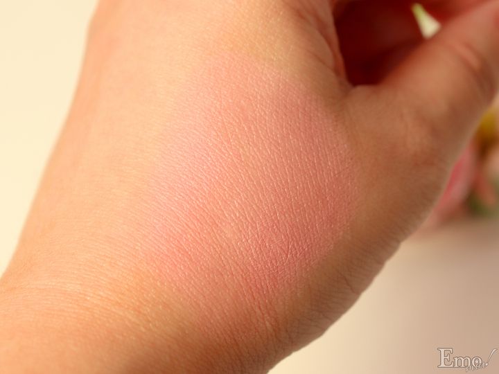 ふわっふわな儚げフェイスが手に入る！キャンメイクの人気クリームチークに新色仲間入り♪