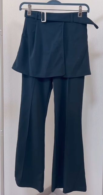 しまむら「ラップスカート付きフレアパンツ」