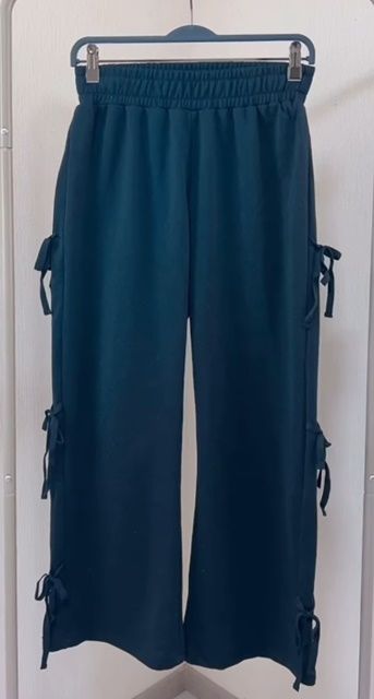 しまむら「ラメ混サイドリボンロングパンツ」