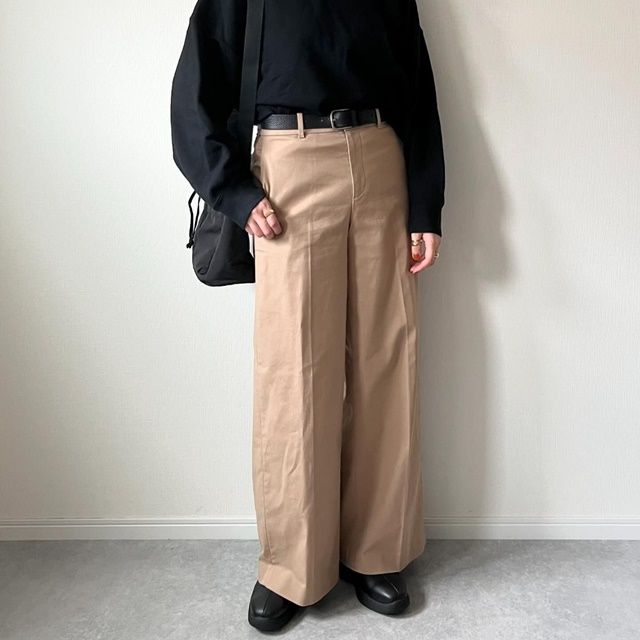 UNIQLO「ワイドチノパンツ」
