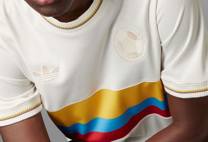 超レトロ！コロンビア代表が100周年記念ユニフォームを発表 「79年前の3色ボーダー」復活の理由とは