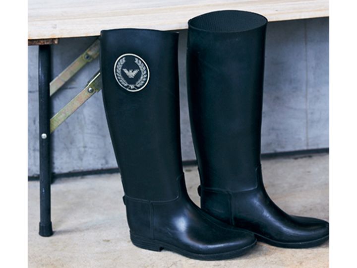 アルマーニの雨の日用ラバーシューズ