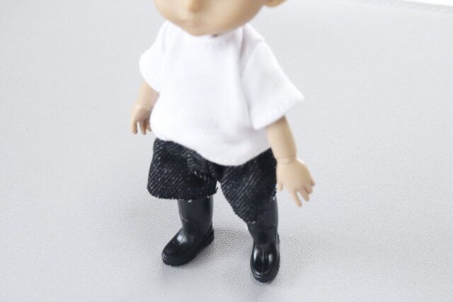 セリア ドールブーツ 自立