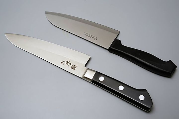 2本の包丁を比べて性能差を語ることよりも、包丁がよく切れると料理は楽しく、美味しくなるかを検証した今回のテスト。