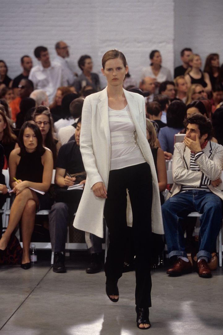 ヘルムート ラング 2001年春夏コレクションより。