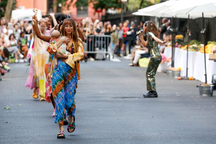 コリーナ ストラーダ 2020年春夏コレクションより。