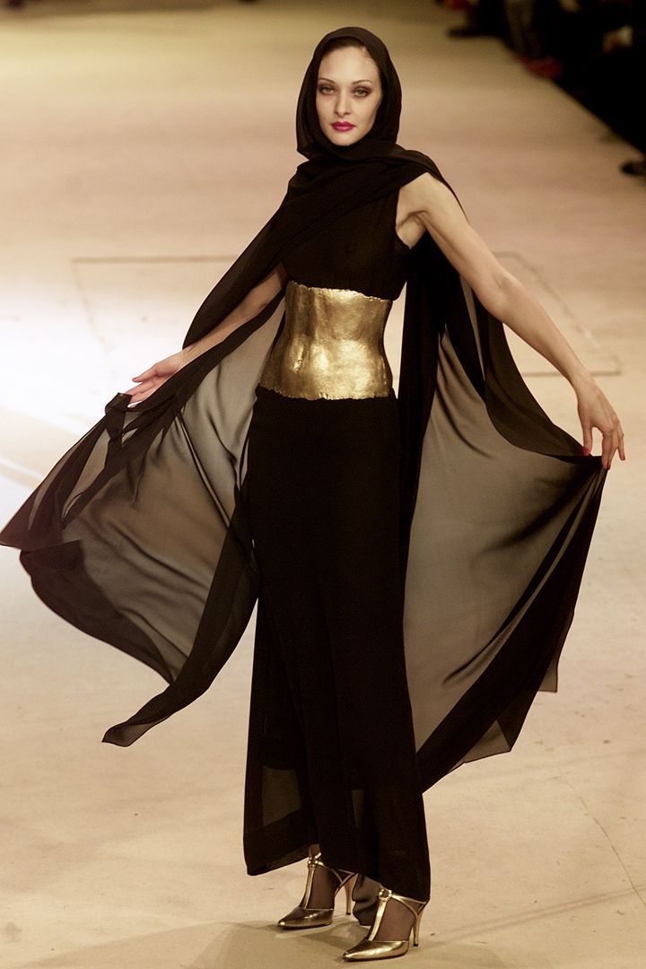 サンローラン 2002年春夏オートクチュールコレクションより。