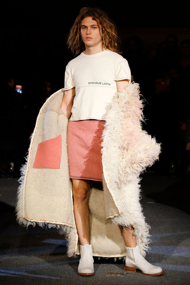 エクハウス ラッタ 2016-17年秋冬コレクションより。