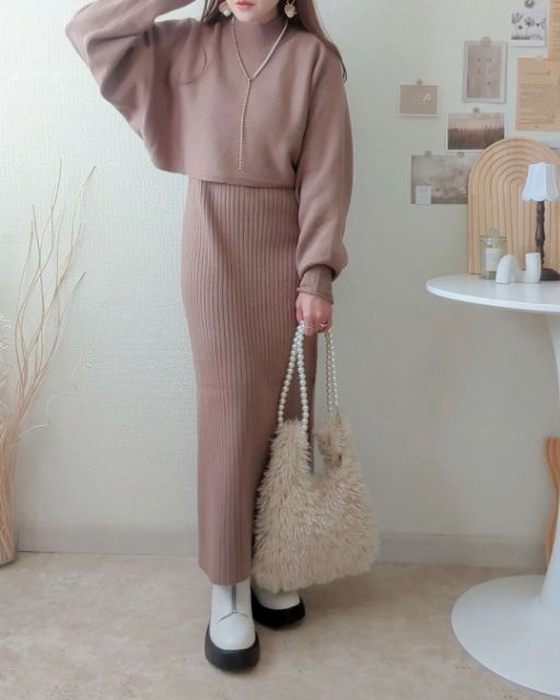 2ピースセットワンピースを着たコーデ