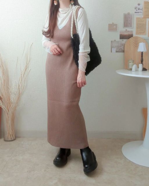 2ピースセットワンピースのワンピースを使ったコーデ