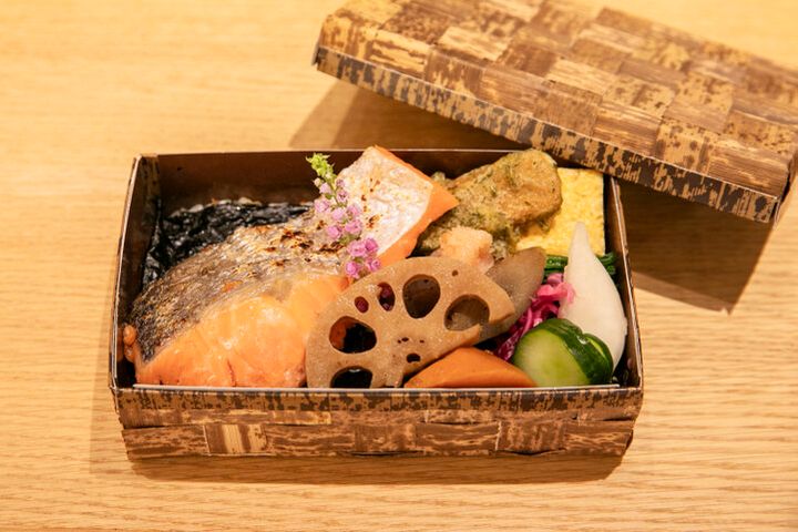 抹茶をふんだんに取り入れた和スイーツと和定食ランチが人気 ♪/銀座「SALON GINZA SABOU」