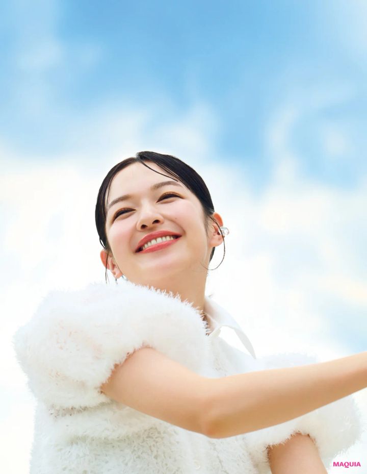 笑顔までドレスアップする口紅。「ルージュ ディオール 356」を主役にメイク_2