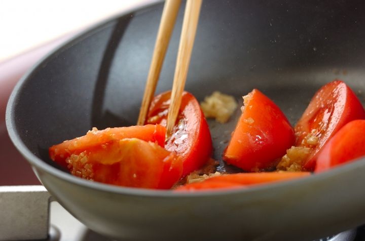 トマトと卵のショウガ炒めの作り方1