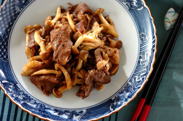 牛肉とシメジの黒コショウ炒め