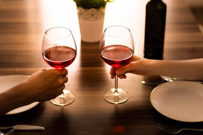 早めに脱却しないと手遅れに…⁉ 不倫のリスク6選