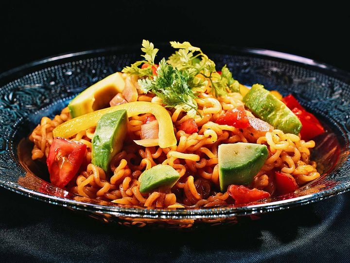 「アボカドトマトの冷やし辛ラーメン」