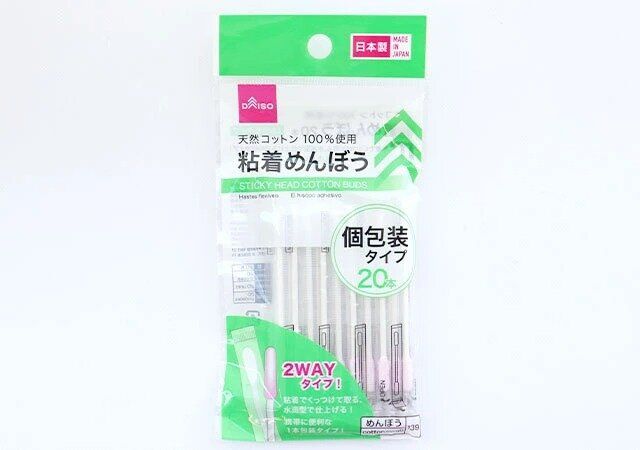 ダイソーの粘着めんぼうのパッケージ