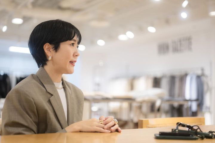 画像: ポジティブに【ウィム ガゼット】のこれまでを話してくれたディレクターの若林さん。 出典：ウィム ガゼット