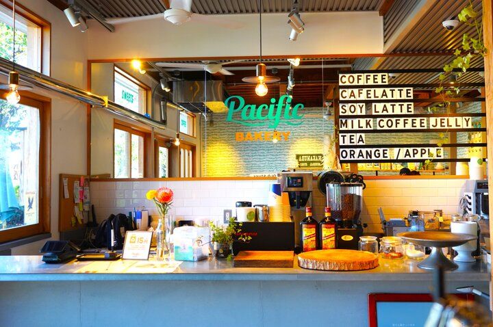 青い海の広がる七里ヶ浜さんぽで立ち寄りたい♪丘の上のハワイアンベーカリー「Pacific BAKERY」
