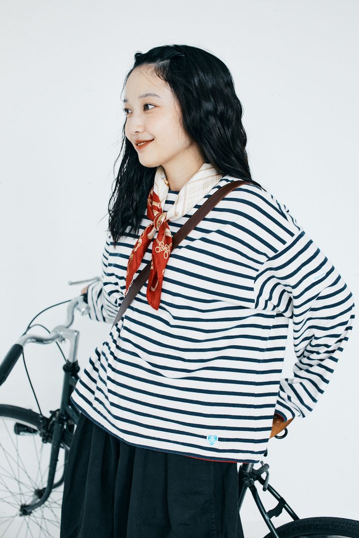 152cmに丈がぴったりなワイドパンツって？ボーダーとスカーフを合わせてパリジェンヌを気取る【FUDGE FRIEND おしゃれさんの毎日コーディネート vol.438｜大島花菜】