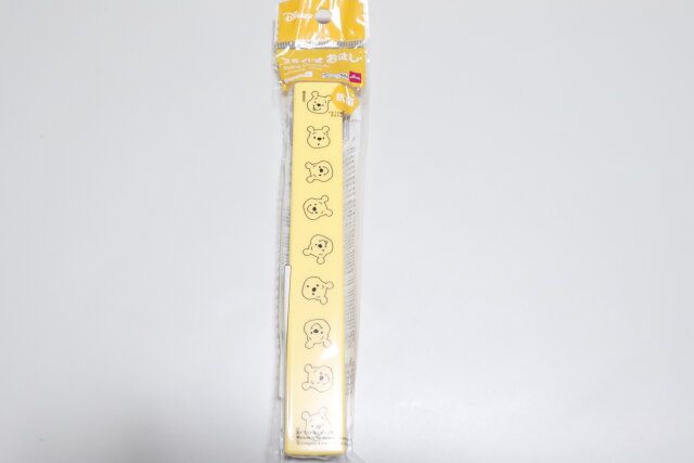 ダイソーの抗菌スライド式お箸（くまのプーさん）のパッケージ