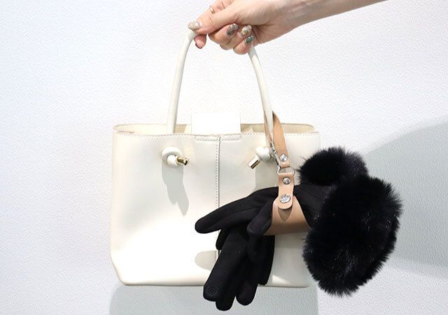 キャンドゥのお洒落な200 フェイクレザーグローブホルダー