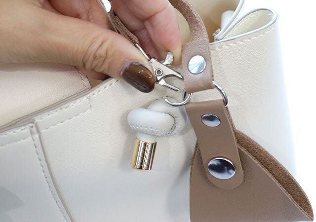 キャンドゥの高見え200 フェイクレザーグローブホルダー