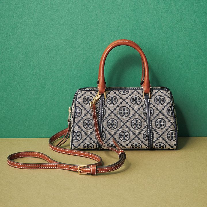 トリーバーチのミニボストンバッグ