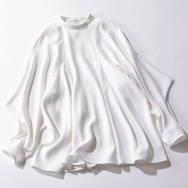 エンフォルドの裾フレアの白トップス