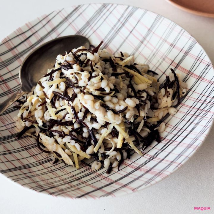 味付けは塩だけ！「ひじきともち麦の腸活サラダ」長谷川あかりさんの乾物レシピ_3