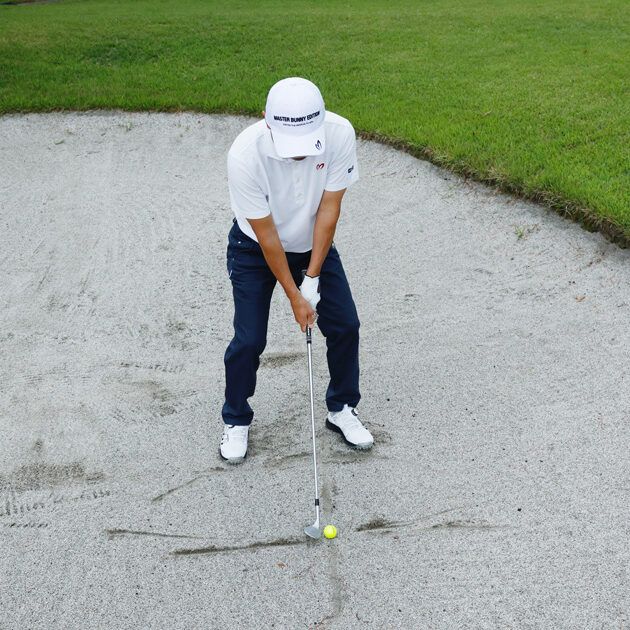 バンカーショットの成否はアドレスにあり！ 成功しやすい形をつくろう