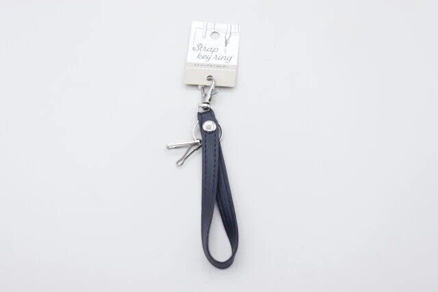ダイソーのストラップキーホルダーのパッケージ