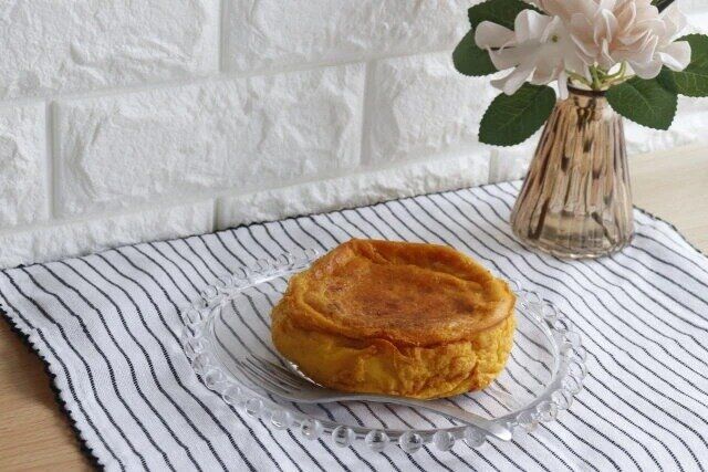 ダイソーのお洒落なガラスプレート（ドット、約20cm）