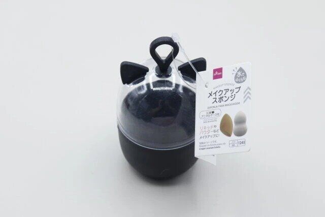 ダイソーのメイクアップスポンジ（ケース付）のパッケージ