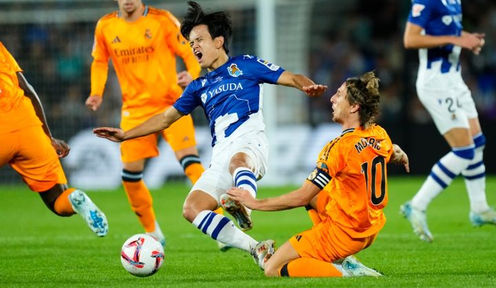 久保建英、世界的スーパースターよりも狙われていた…被ファウル数1位に