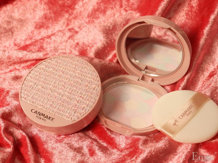 即完の予感・・・！今だけ、ピンクのツイードデザインになったキャンメイクのパウダーに一目惚れ必須♪