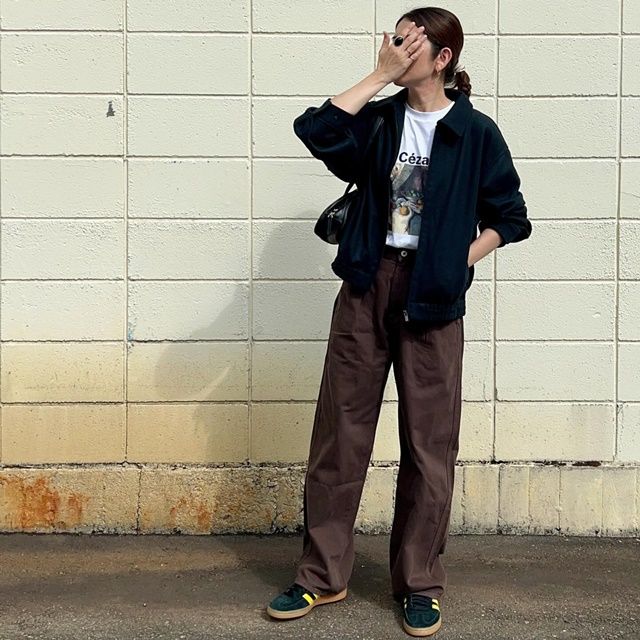 ブラッシュドジャージーオーバーサイズブルゾン×Uniqlo Uのブラウンの「デニムタックパンツ」