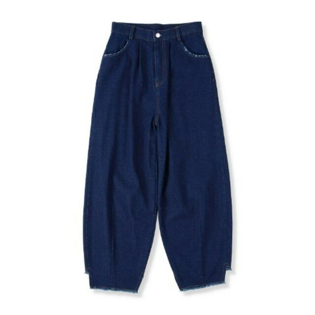 しまむらのカーブデニムパンツ