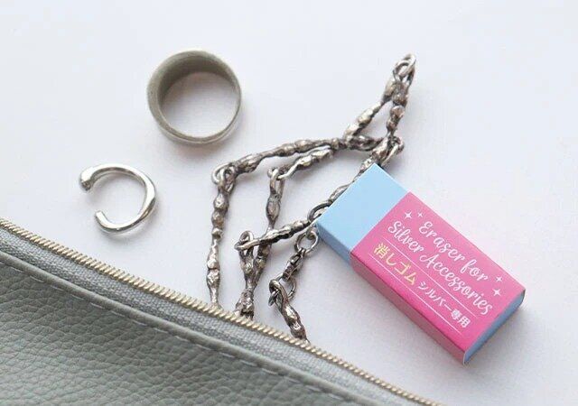 ダイソーのおすすめ消しゴム シルバー専用