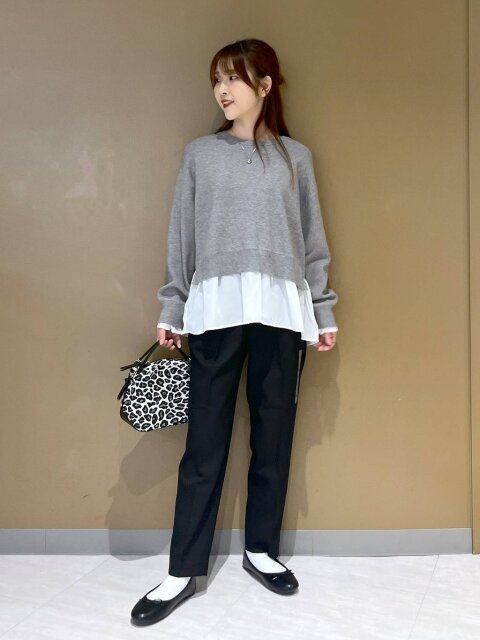 グローバルワークのメルティ布帛ドッキングプルオーバー