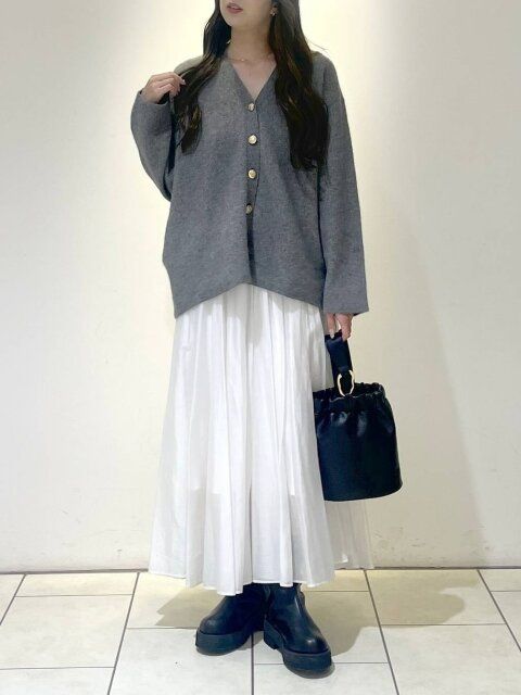 グレーカーディガンコーデ3
