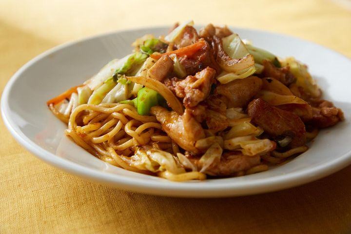 コチュジャンの風味がたまらない“タッカルビ風焼きそば”