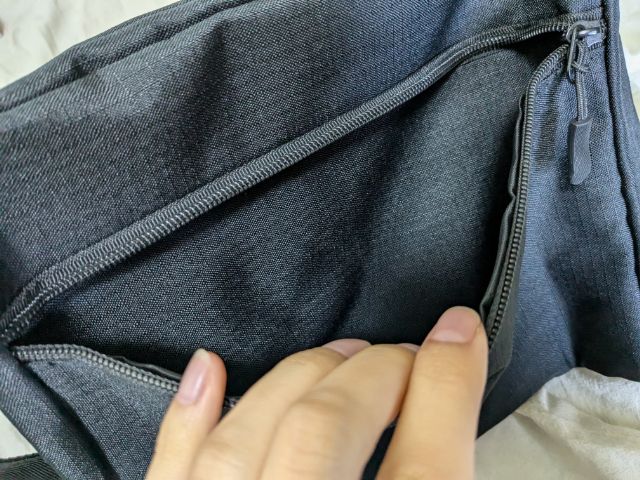 フロントポケット