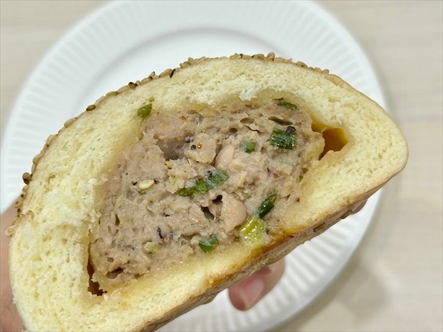 成城石井自家製 青ねぎたっぷり！台湾風胡椒餅 断面