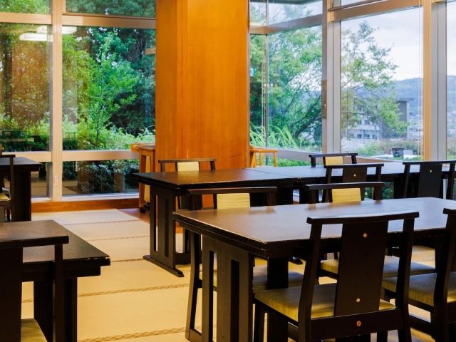 紅葉を眺められる絶景ホテル