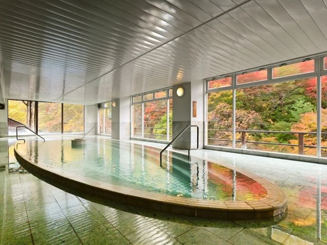 紅葉を眺められる絶景ホテル