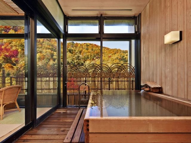 紅葉を眺められる絶景ホテル