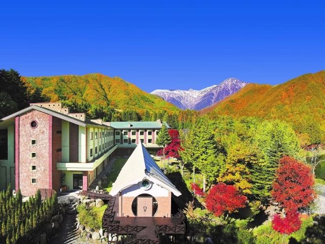 紅葉を眺められる絶景ホテル